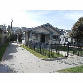 Adorable Refurbished Craftsman 2+1 Home in East Long Beach, CA