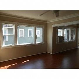 Adorable Refurbished Craftsman 2+1 Home in East Long Beach, CA (Photo 4 of 5)