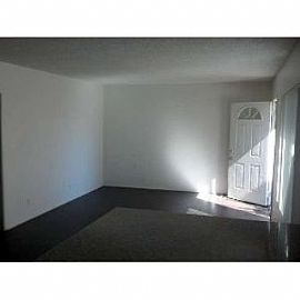 Spacious Apartement on Large Lot in Beaumont, CA (Photo 5 of 5)