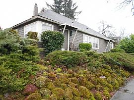 Spacious Duplex in Alberta Arts District in Portland, OR