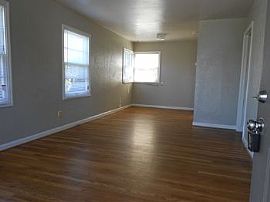 Spacious Duplex in Alberta Arts District in Portland, OR (Photo 3 of 5)