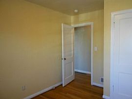 Spacious Duplex in Alberta Arts District in Portland, OR (Photo 5 of 5)