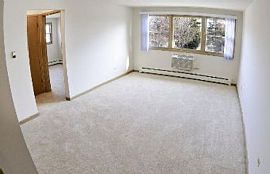 1 Bd/1 Bath 1bd Downtown Residential Loc in Des Plaines, IL (Photo 2 of 5)