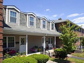 2 Bd/1 Bath Newly Renovated Apartments I in Peabody, MA (Photo 2 of 5)