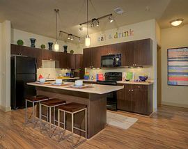 1 Bd/1 Bath Amazing Downtown Views, Wash in Kansas City, MO (Photo 3 of 5)