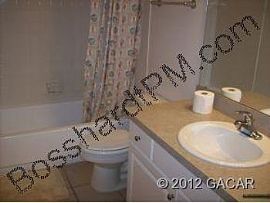 3 Bed 2.5 Bath Condo Rental in Gainesville, FL (Photo 4 of 5)