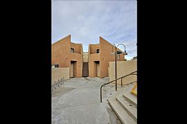 1 Bd/1 Bath 1 Bedroom Near I-5 in San Di in La Jolla, CA (Photo 2 of 5)