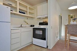 1 Bd/1 Bath 1 Bedroom Near I-5 in San Di in La Jolla, CA (Photo 5 of 5)