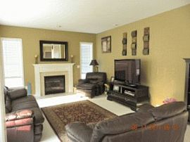 Colonial Single Family Home in Cicero, NY (Photo 3 of 5)