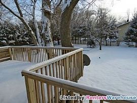 3 Br St Paul Park Home / Hardwood / Fenc in Grey Cloud Island, MN (Photo 2 of 5)