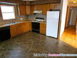 3 Br St Paul Park Home / Hardwood / Fenc in Grey Cloud Island, MN (Photo 5 of 5)