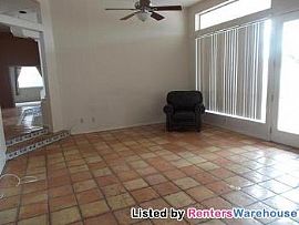 Beautiful 4bd Home W/fenced Pool 3 Car G in Scottsdale, AZ (Photo 4 of 5)