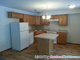 Converted Basement Apartment. in Landfall Village, MN
