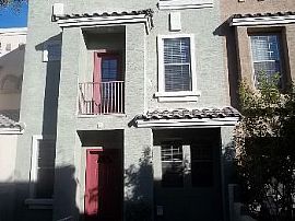 Modern 3br, 2.5ba Townhouse in Quiet Gat in Mesa, AZ