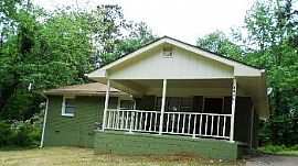 Newly Renovated! in Belvedere, GA