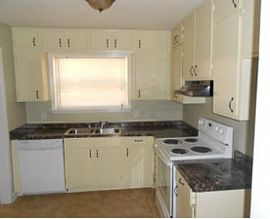 Spacious 4 Bed 2.5 Bath Home. Finished B in Lithonia, GA (Photo 2 of 5)