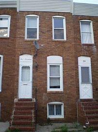 2 Bed 1 Bath Row Home! in Baltimore, MD