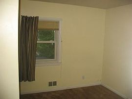 5 Bed Home Near Umd in Berwyn, MD (Photo 4 of 5)