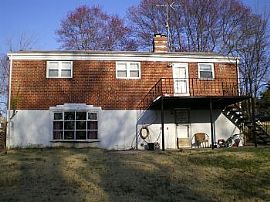 Single Family College Park Home For Rent in Adelphi, MD (Photo 3 of 3)