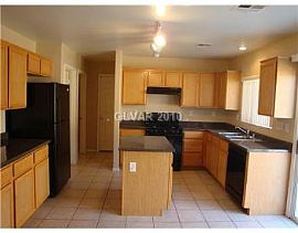 Fabulous Home W/great Floor Plan in North Las Vegas, NV (Photo 2 of 4)