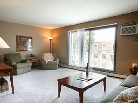 2 Bd/1 Bath Burnsville Apts with Air Condi in Burnsville, MN (Photo 4 of 5)