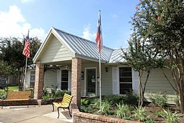 1 Bd/1 Bath Welcome Home to The Palms Of in Lake Jackson, TX (Photo 3 of 5)