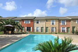 1 Bd/1 Bath Welcome Home to The Palms Of in Lake Jackson, TX (Photo 4 of 5)