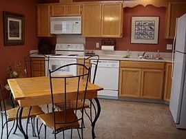 Pet Friendly 3 Bedroom 2 Bathroom Rental in Vancouver, WA (Photo 2 of 5)