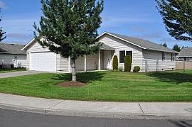 Pet Friendly 3 Bedroom 2 Bathroom Rental in Vancouver, WA (Photo 5 of 5)