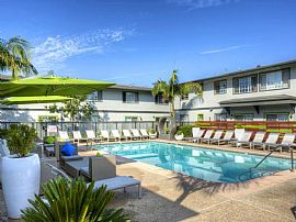 2 Bd/1 Bath 2bed/1bath in Costa Mesa, Po in Costa Mesa, CA (Photo 5 of 5)