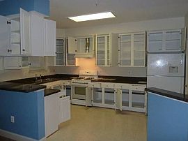 Luxury Stone Front Townhome in Damascus, MD (Photo 6 of 12)