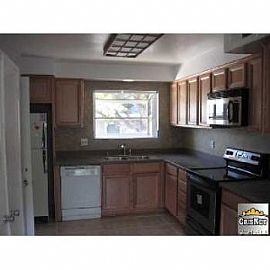 Very Nice 3 Bedroom Pool Home in Great N in Granada Hills, CA