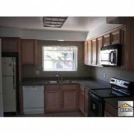 Very Nice 3 Bedroom Pool Home in Great N in Granada Hills, CA (Photo 2 of 5)