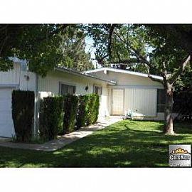 Very Nice 3 Bedroom Pool Home in Great N in Granada Hills, CA (Photo 5 of 5)