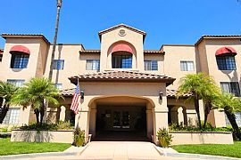 2 Bd/2 Bath Walk in Closet, Breakfast Ba in Lake San Marcos, CA (Photo 2 of 5)