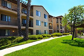 2 Bd/2 Bath Walk in Closet, Breakfast Ba in Lake San Marcos, CA (Photo 5 of 5)