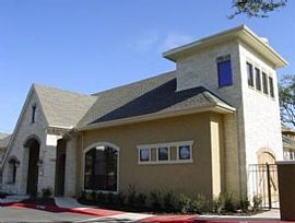 1 Bd/1 Bath Townhome Living with Attache in Leon Valley, TX