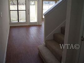 1 Bd/1 Bath Townhome Living with Attache in Leon Valley, TX (Photo 5 of 5)