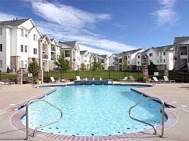 2 Bd/1 Bath Walk in Closets, 9 Foot Ceil in Centennial, CO (Photo 5 of 5)