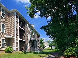 1 Bd/1 Bath Tennis Courts, Fitness Cente in Burlington, MA (Photo 2 of 5)