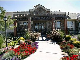 2 Bd/1 Bath Aurora Apts with Walk-In Close in Aurora, CO (Photo 3 of 5)