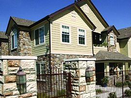 2 Bd/1 Bath Aurora Apts with Walk-In Close in Aurora, CO (Photo 5 of 5)