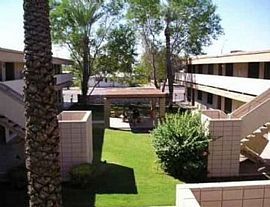 2 Bd/1 Bath Revival on Indian School Apa in Phoenix, AZ (Photo 2 of 5)