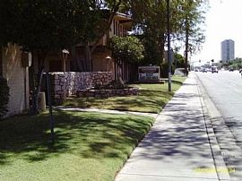 2 Bd/1 Bath Revival on Indian School Apa in Phoenix, AZ (Photo 3 of 5)