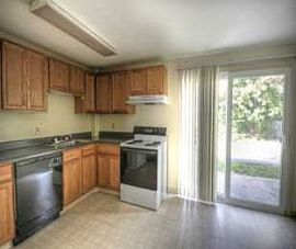 Portland 2 Bedroom with Pool, Tennis and Gym in Portland, ME (Photo 2 of 3)