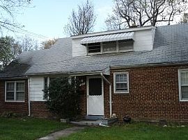 Five Bed, 2 Bath House in College Park in Berwyn, MD
