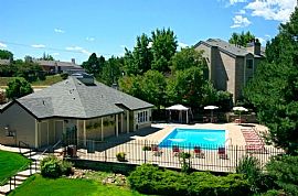 2 Bd/1 Bath Conveniently Located Near Be in Denver, CO (Photo 2 of 5)