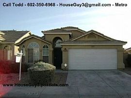4 Bed, 1834 Sqft, $1,025 in Phoenix, AZ (Photo 2 of 5)