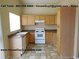 3 Bed, 1210 Sqft, $950 in Phoenix, AZ (Photo 3 of 5)
