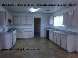3 Bed, 2253 Sqft, $1,050 in Phoenix, AZ (Photo 3 of 5)